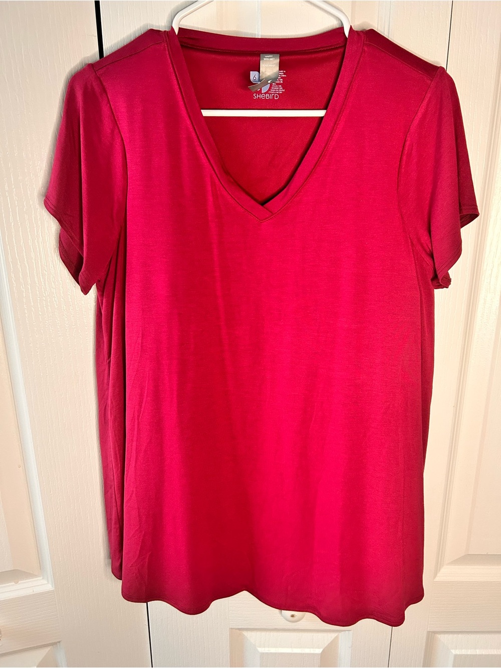Shebird Magenta V-Neck Built in Bra Blouse Womens‎ Size 6 Modal Blend Stretch
